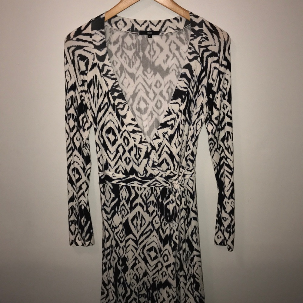 Tart L/S patterned wrap dress